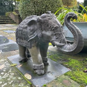 stolen-statues-44240418319-4